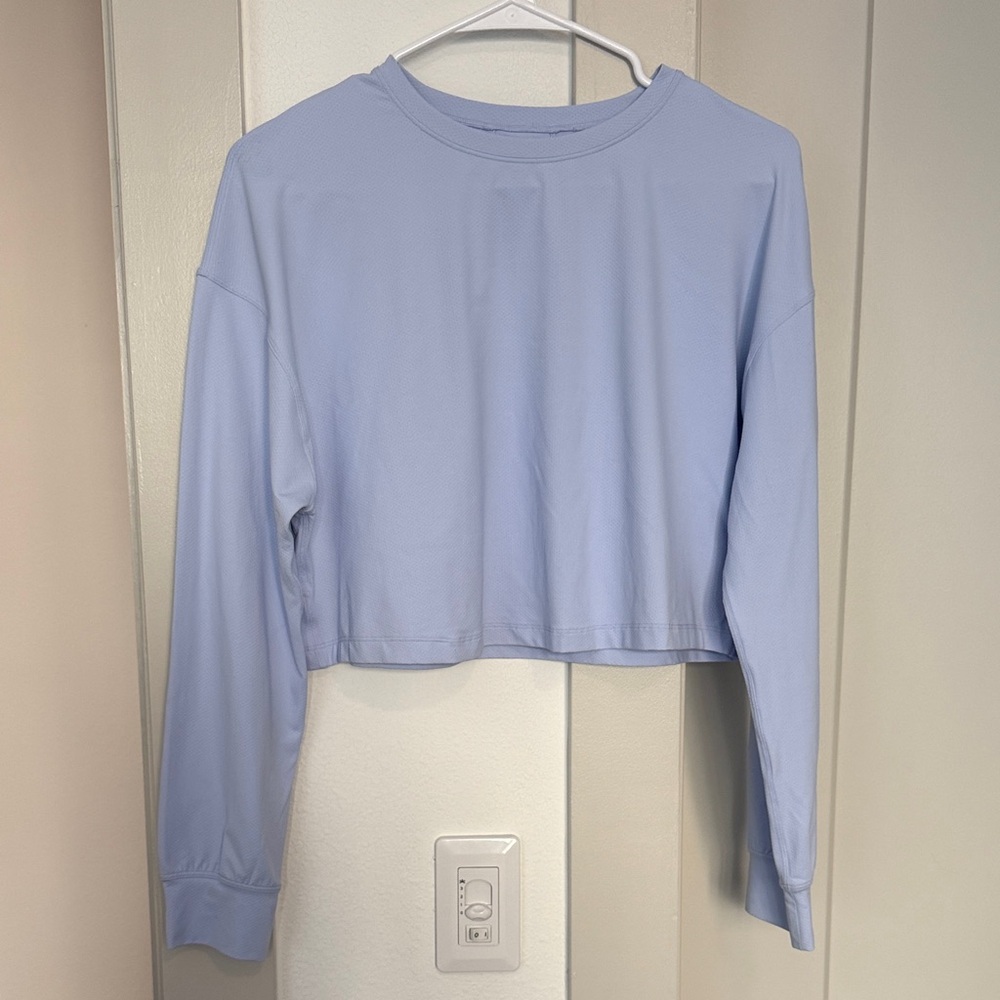 Lululemon long sleeve cropped workout shirt